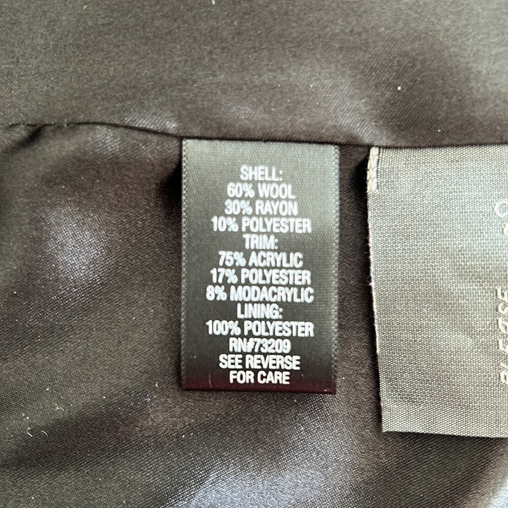 Ladies Black Coat - Picture 8 of 8